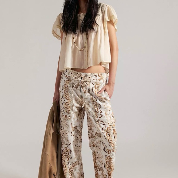 Free People Pants - Free People WTF Park Ave Printed Pull On Cargo Ivory Combo XS NWOT $168 CURRENT!